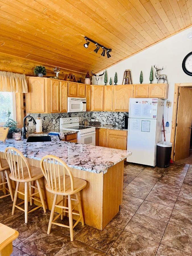 Adventure Awaits 3King Bed,2Bath Log Cabin In Heart Of Duck Creek Village! Exterior foto