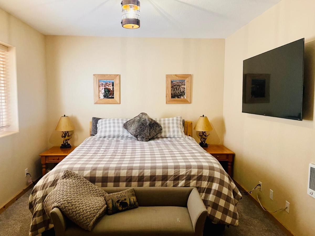 Adventure Awaits 3King Bed,2Bath Log Cabin In Heart Of Duck Creek Village! Exterior foto
